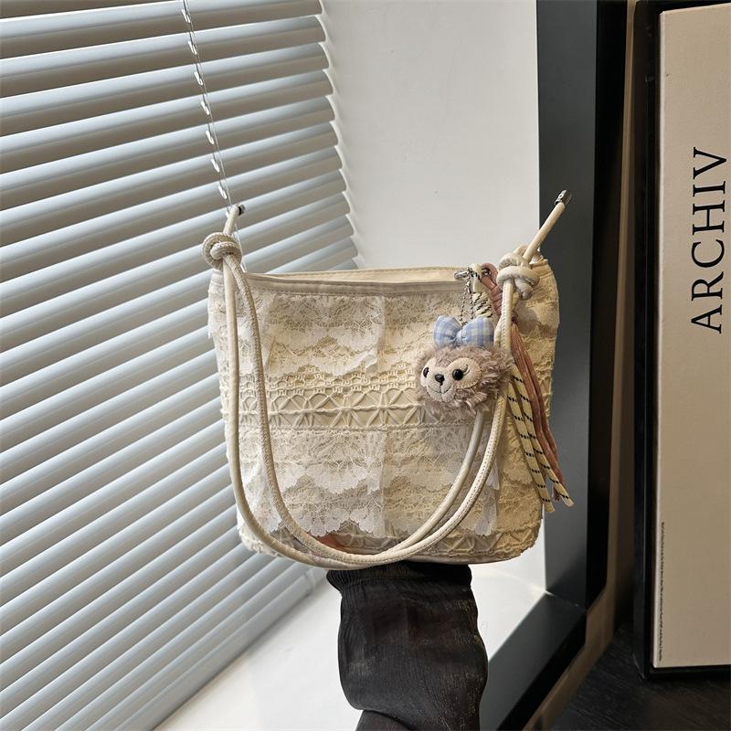 

Women s bag 2025 new casual sweet style Korean fashion woven foreign style texture versatile single shoulder oblique span bucket bag single bag белый