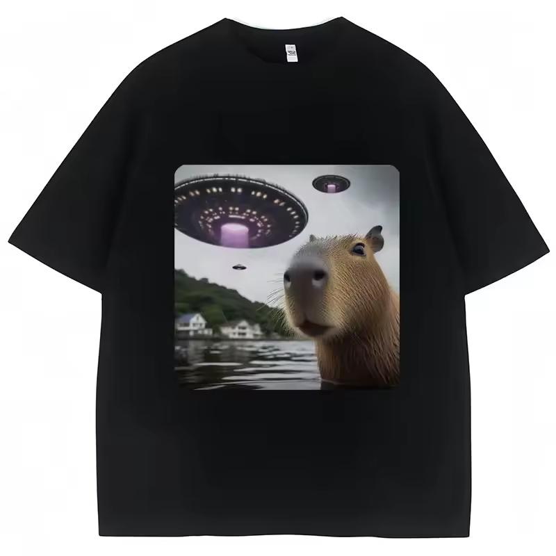 Funny Alien Selfie UFO Capybara Graphic T-Shirt Animal Lovers Men Women Tee Shirt Cozy Cotton Loose Casual T-shirts