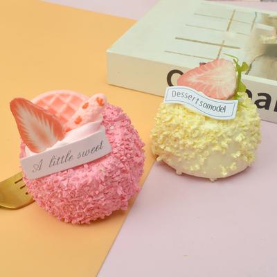 1/4Pcs Simulated Cake Figurine Realistic Mini Strawberry Chocolate Cake Model Home Kitchen Desktop Decoration Ornament Photo Props