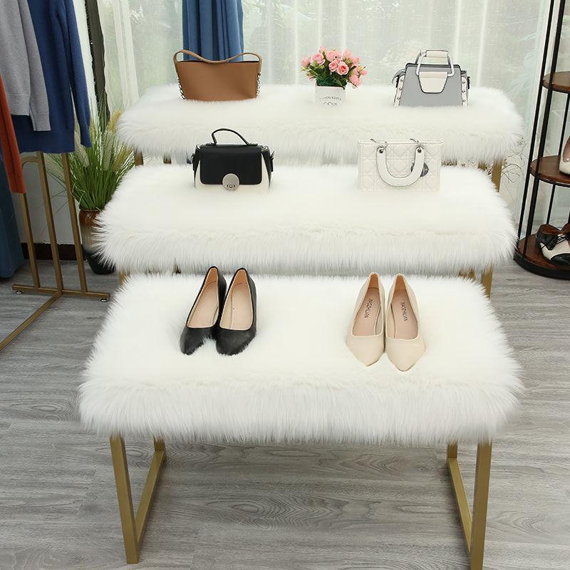 

White Plush Carpet Clothing Store Window Display Stand Plush Decorative Table Shoe Cabinet Sink Imitation Wool Mat 40x40cm білий