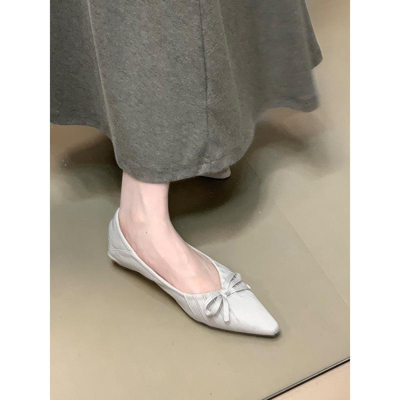 Temperament Bow Pointed Head Shallow Mouth Versatile Ladyshoes Women's Folds 2025 Summer New Single Shoes