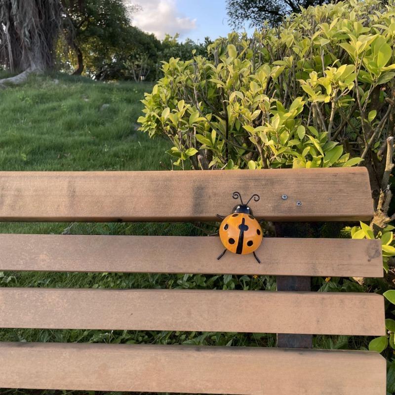 4pcs Set Creative Outdoor Courtyard Decoration Iron Crafts Decoration Garden Park Decoration Ladybug Insect Wall Hanging Gifts