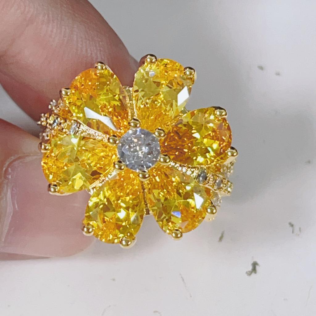 Nowy Słodki Pierścionek z Kwiatem dla Kobiet Próba Delikatny Żółty Różowy Pierścionek z Cyrkonią Biżuteria na Imprezę Ślubny Prezent dla Panien Młodych