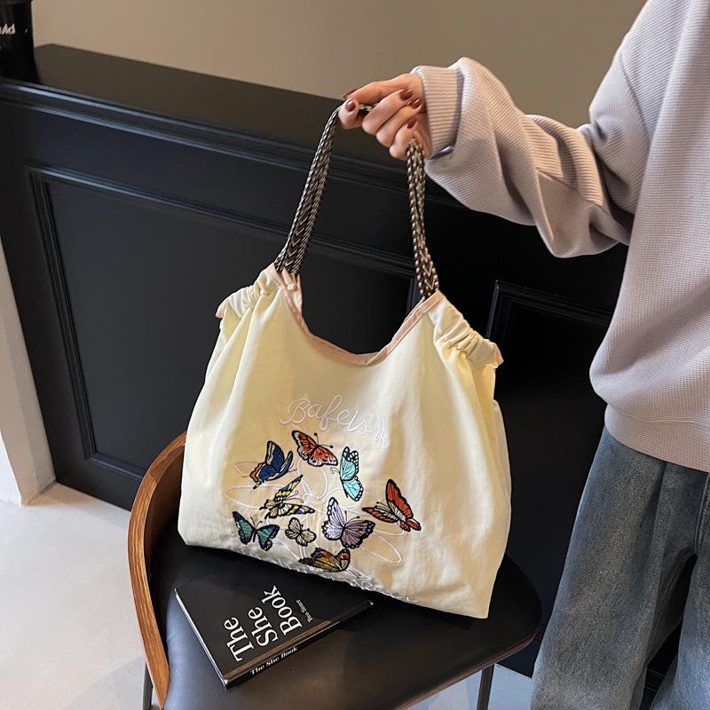 Retro Embroidered Nylon Large-Capacity Shoulder Bag - Trendy Women's Handbag for Shopping