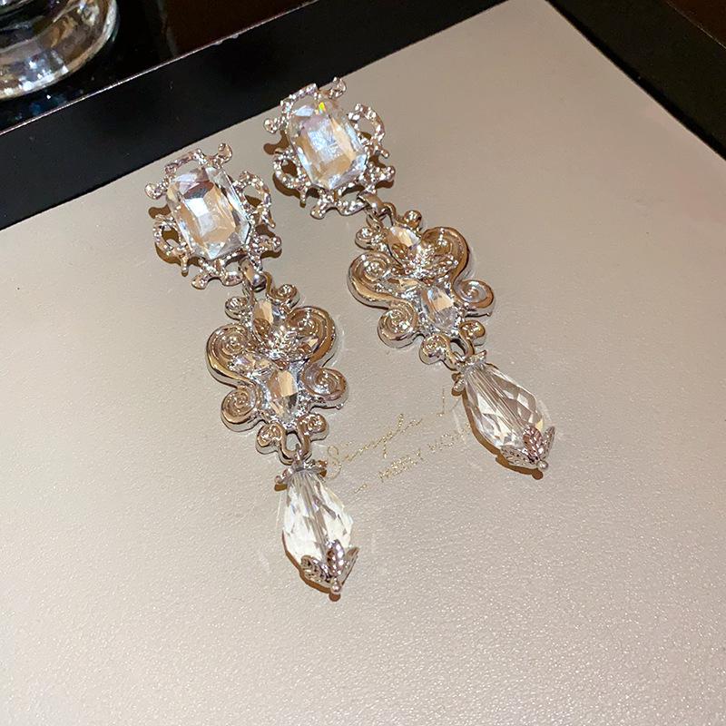 

Silver needle crystal square fringed earrings retro exaggerated high-end temperament earrings court style light luxury earrings