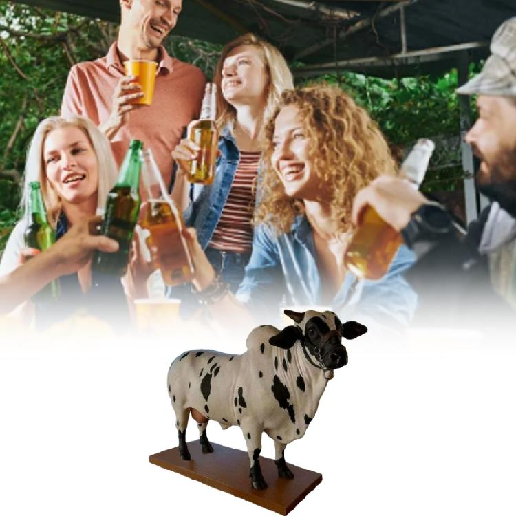 Kreativer Stierform Spirituosen-Dispenser für Bar Weindekantierer Handgefertigte Harze Tierskulptur mit stabilem Holzsockel