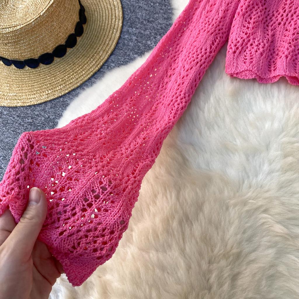 American Senior Simple Style Zweiteilige Sets O-Ausschnitt Hohles Oberteil Elastische Taille Passform Schicke schmale Shorts Damen Solide Strick-Freizeitanzüge