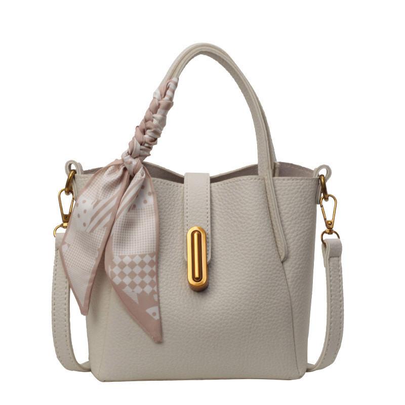 

Trendy Spring Shoulder Crossbody Bag With Lock Closure And Car Stitching Details In Four Colors бежевый