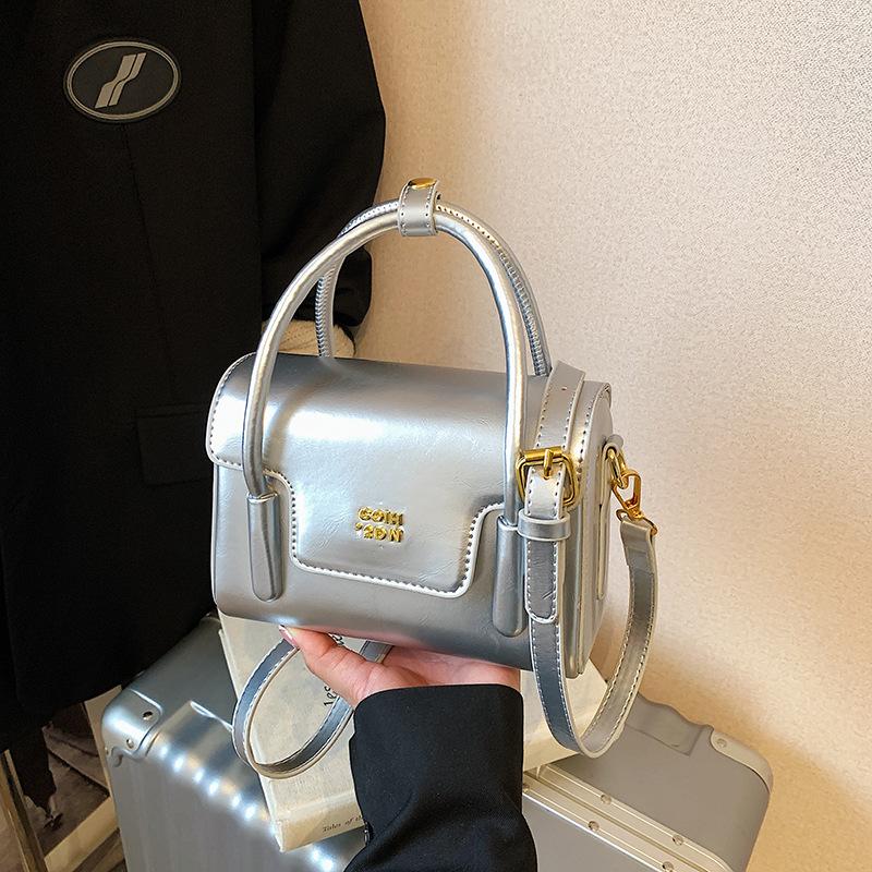 Portable Small Bag Women's New High-end Niche Messenger Bag Fashionable Versatile Small Square Bag