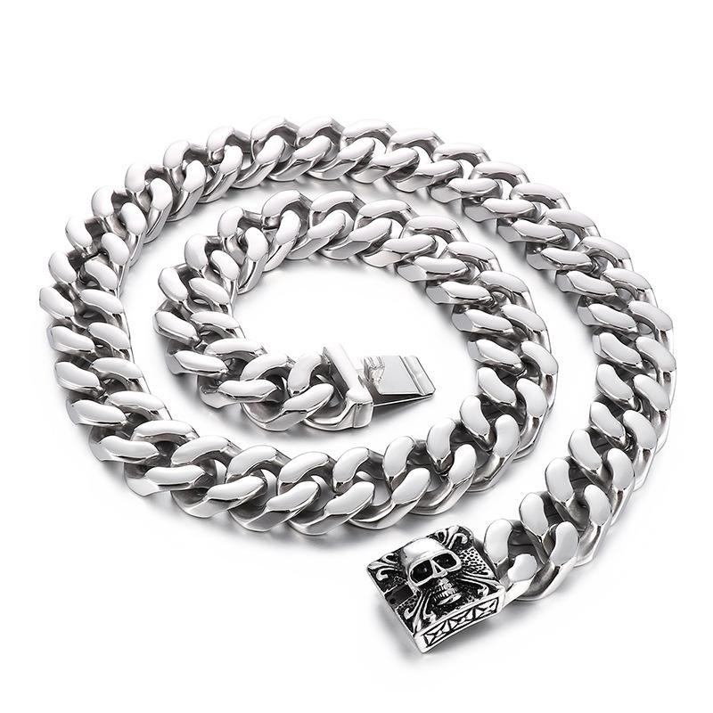 Collana spessa con catena di macinazione su due lati lucidatura di teschi da uomo retrò personalizzati europei e americani