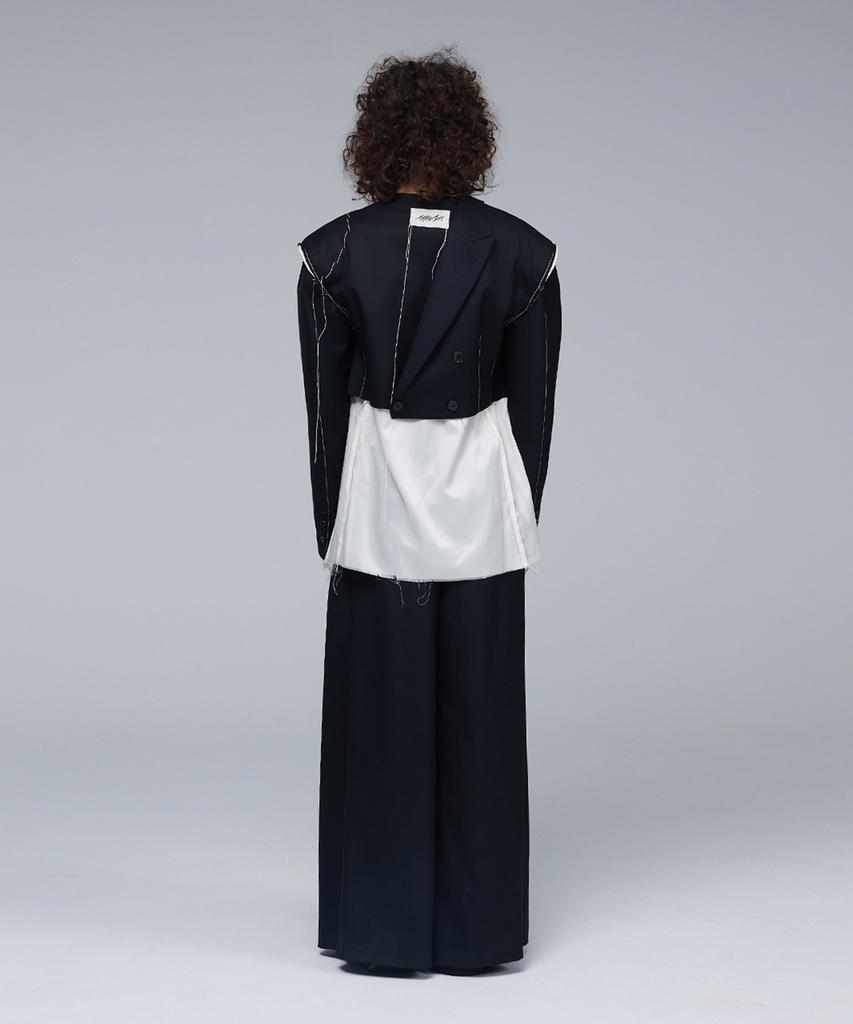 Meuameu Signature Unbalance Pin Tuck Flare Slacks