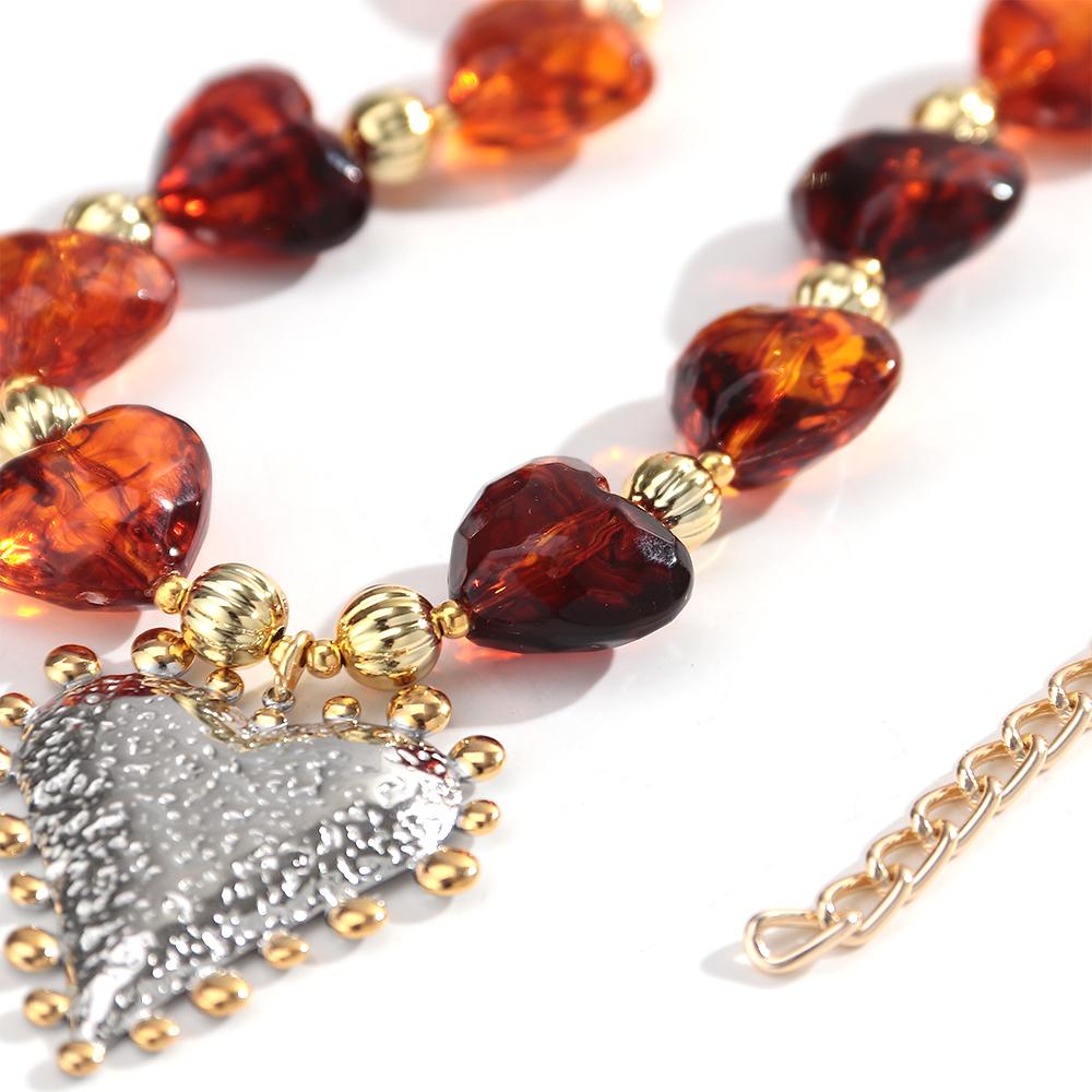 Vintage Amber Resin Heart Beads Choker Necklaces for Women Trendy Love Pendant Necklace Statement Jewelry Accessories Gift