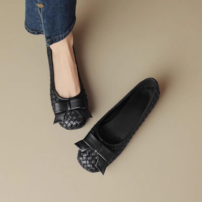 Spring and autumn leather light mouth woven bow grandma shoes women's autumn new round head flat bottom one pedal single shoes