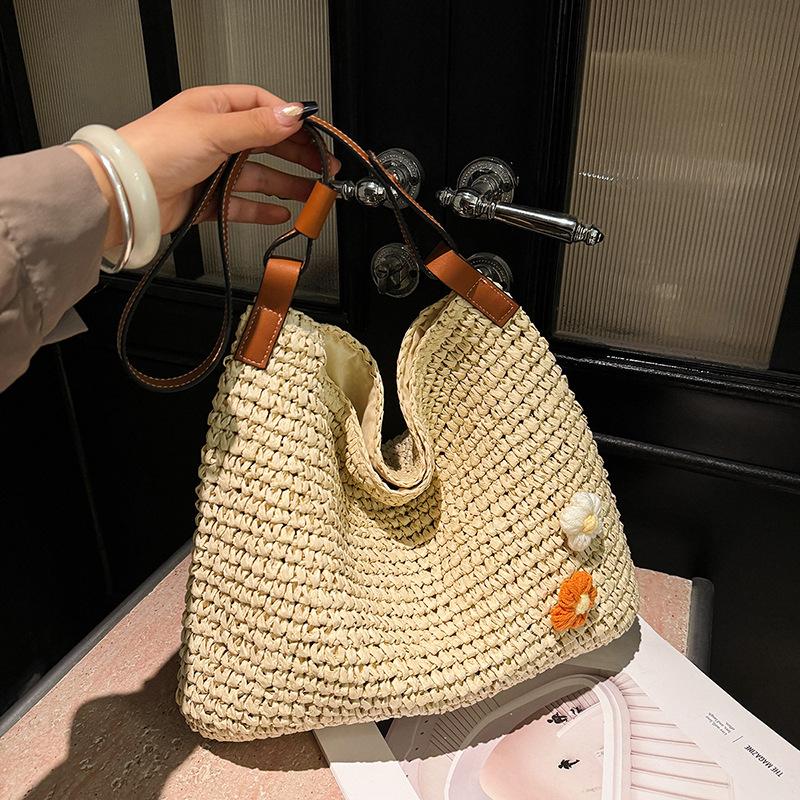 

Сумка женская новая пляжная для отпуска на плечо большая вместимость сумка-тоут no small flowers