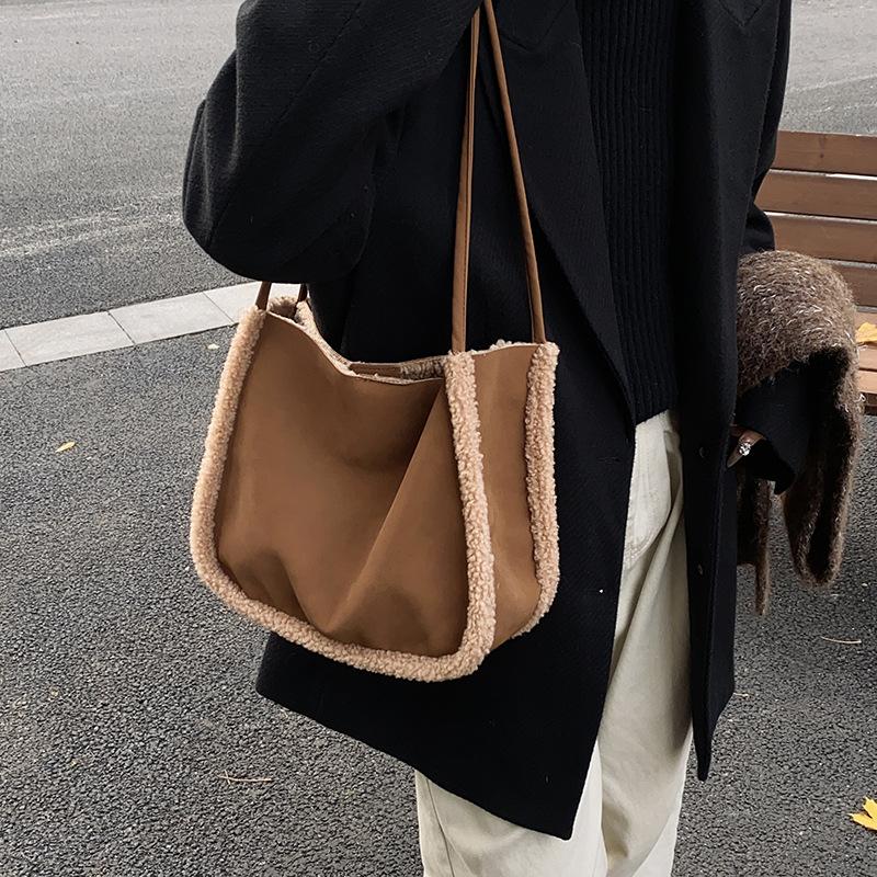 Furry portable large-capacity underarm bag shoulder bag 2025 new furry matte fashion casual women's bag