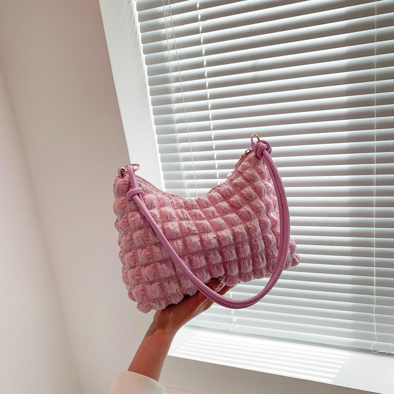 Sac à bandoulière pour femme simple, tempérament doux, plis sous le bras, nouveau sac carré petit format printemps été pour femme
