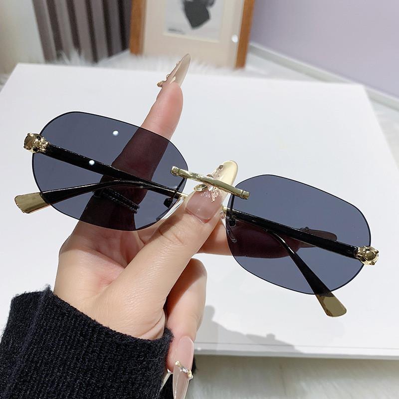 Womens Geometric Metal Frame Sunglasses With Gradient Lenses For Outdoor StyleA