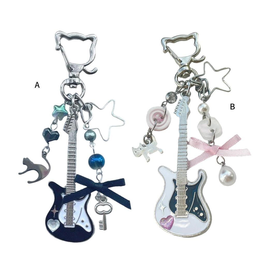 Portachiavi con Ciondolo Gatto e Chitarra Stile Y2K Vintage, con Perline in Lega, Artigianato Unico Fatto a Mano per Amanti degli Accessori Musica Indie