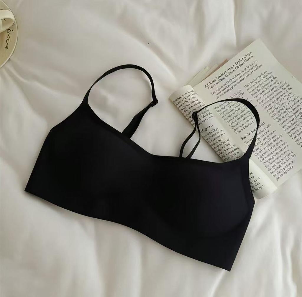 Low-neck foundation, invisible seamless underwear, women's thin styles gather, upper support, no steel ring, thin shoulder strap, square collar bra