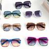 Retro 1970er Übergroße Quadratische Modebrille - Blau & Rosa Farbverlaufsgläser, Metallrahmen Unisex Modebrille für Damen
