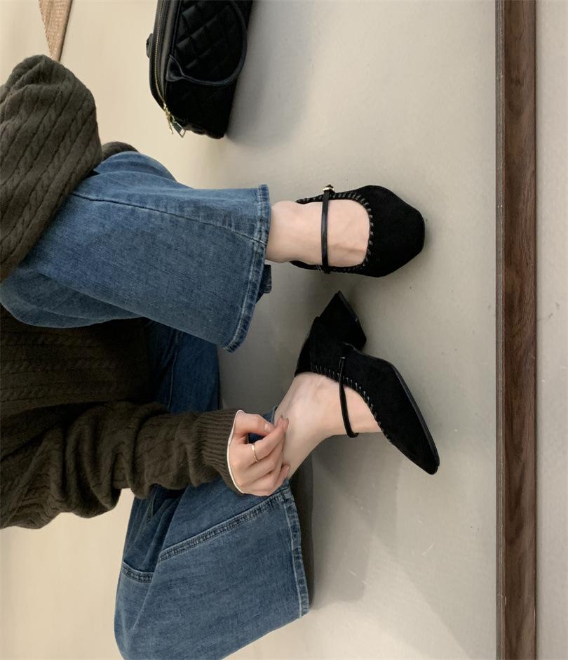 Soft-soled French temperament commuter pointed high heels 2025 retro late evening breeze fairy Mary Jane single shoe trend