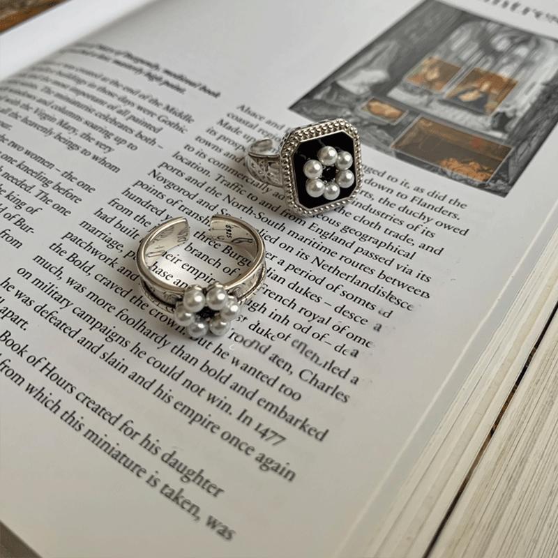 Style Stunning Hepburn Square Ring Featuring Drip Glaze Pearl Flower In Silver S925