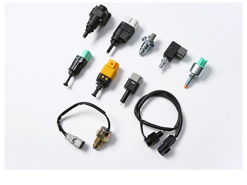 83311FJ001: Kompatibler Bremslichtschalter für Subaru Impreza 2008-2015