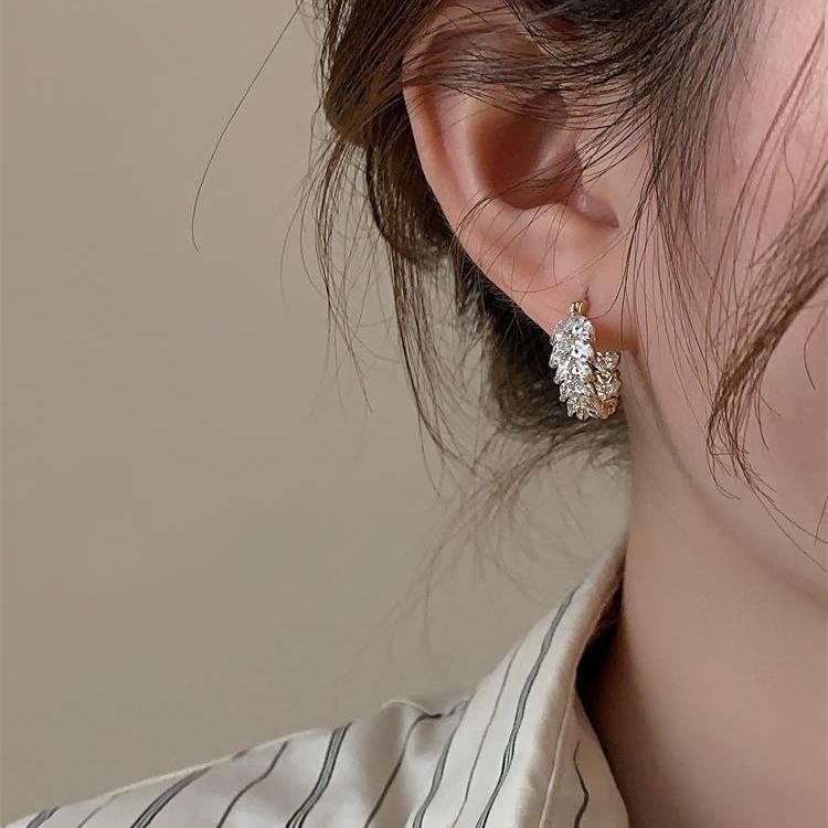 Exquisite French Cubic Zirconia Wheat Earrings: Light Luxury & Fashionable Design