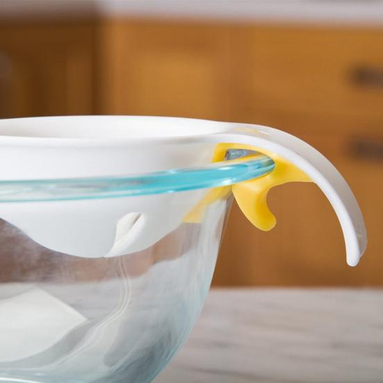 Egg Yolk Separator BPA-Free Plastic Egg White Filter with Ergonomic Handle Easy Clean Baking Gadget for Cakes Muffins Meringues Custards