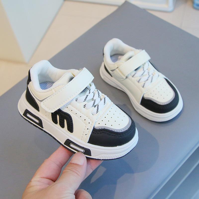 

Детская спортивная обувь 2025 сезон весна-осень 1-6 лет для мальчиков и девочек обувь на скользкой подошве кожаная обувь детсадовская повседневная обувь Size 22-26, please take 5 pairs