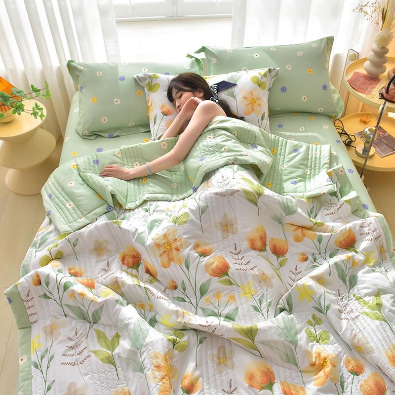 Quilted Spring Summer Quilt Soft Lightweight Duvet Summer Blanket Queen Breathable Blankets Comfortable Washable Double Quilts