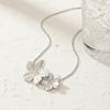 Stainless Steel Fashionable Large Flowers Necklaces for Women Ladies Classic No Fading Collarbone Necklaces Charm Jewelry Gifts