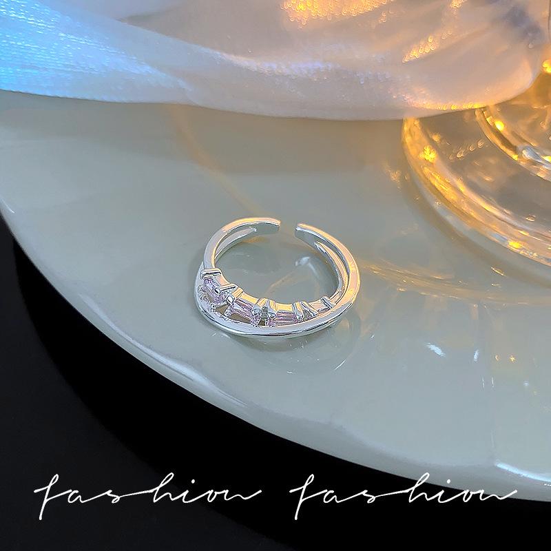 Elegant Butterfly Zircon Silver Ring: Women's High-End Luxury Style Jewelry