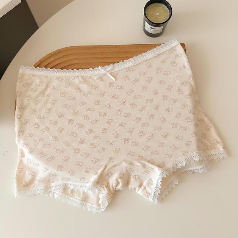 Ladies Spring and Autumn New Cotton Sweet Bear Middle Waist Flat Angle Briefs