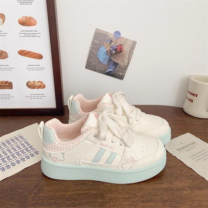 Original Design Sinn Kleine Weiße Schuhe 2025 Frühling Neu Vielseitige Plateau Freizeit Sport Atmungsaktive Damen Schuhe Süßer Wind