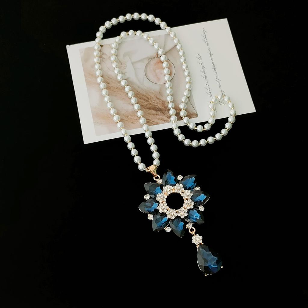 Korean Version Versatile Sweater Chain Female Long Retro Fashion Crystal Flower Necklace Clothes Pendant Ethnic Style Accessories