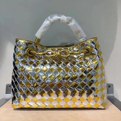 Retro gewebte Handtasche: Trendige Cross-Body- und Schultertasche für Damen