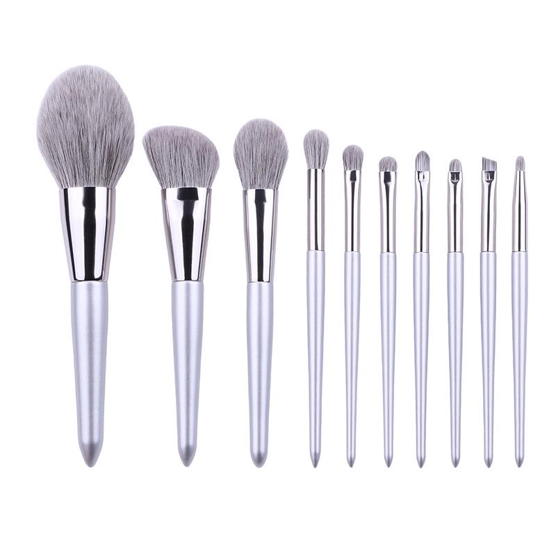 Moonlight Silver 12-Piece Makeup Brush Set: Super Soft Imitation Snow Fox Hair for Powder, Contour, and Eyeshadow.