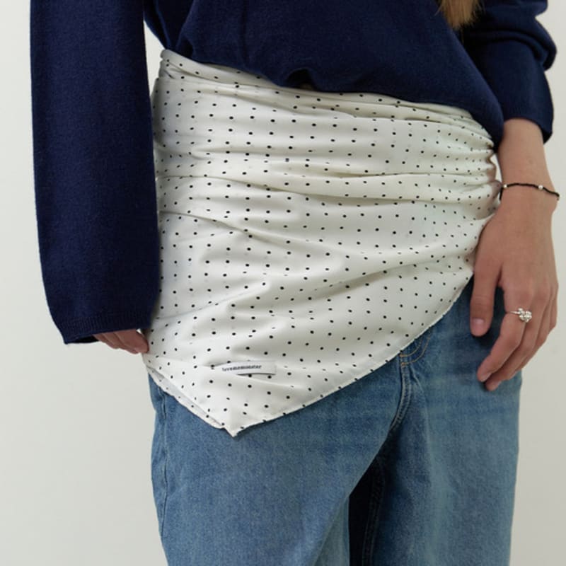 LOVE ME MONSTER Dot Satin Big Scarf_2COL (L253MSF030)