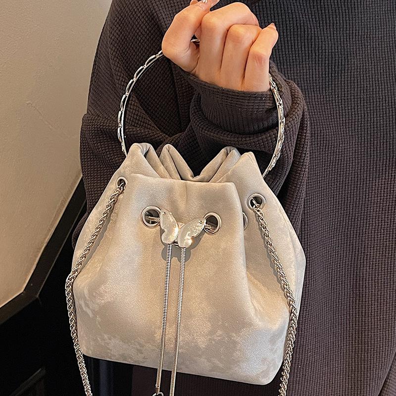 Korean Version Niche Bag Women's 2025 New Messenger Bag High Value Fashion Shoulder Portable Bucket Bag