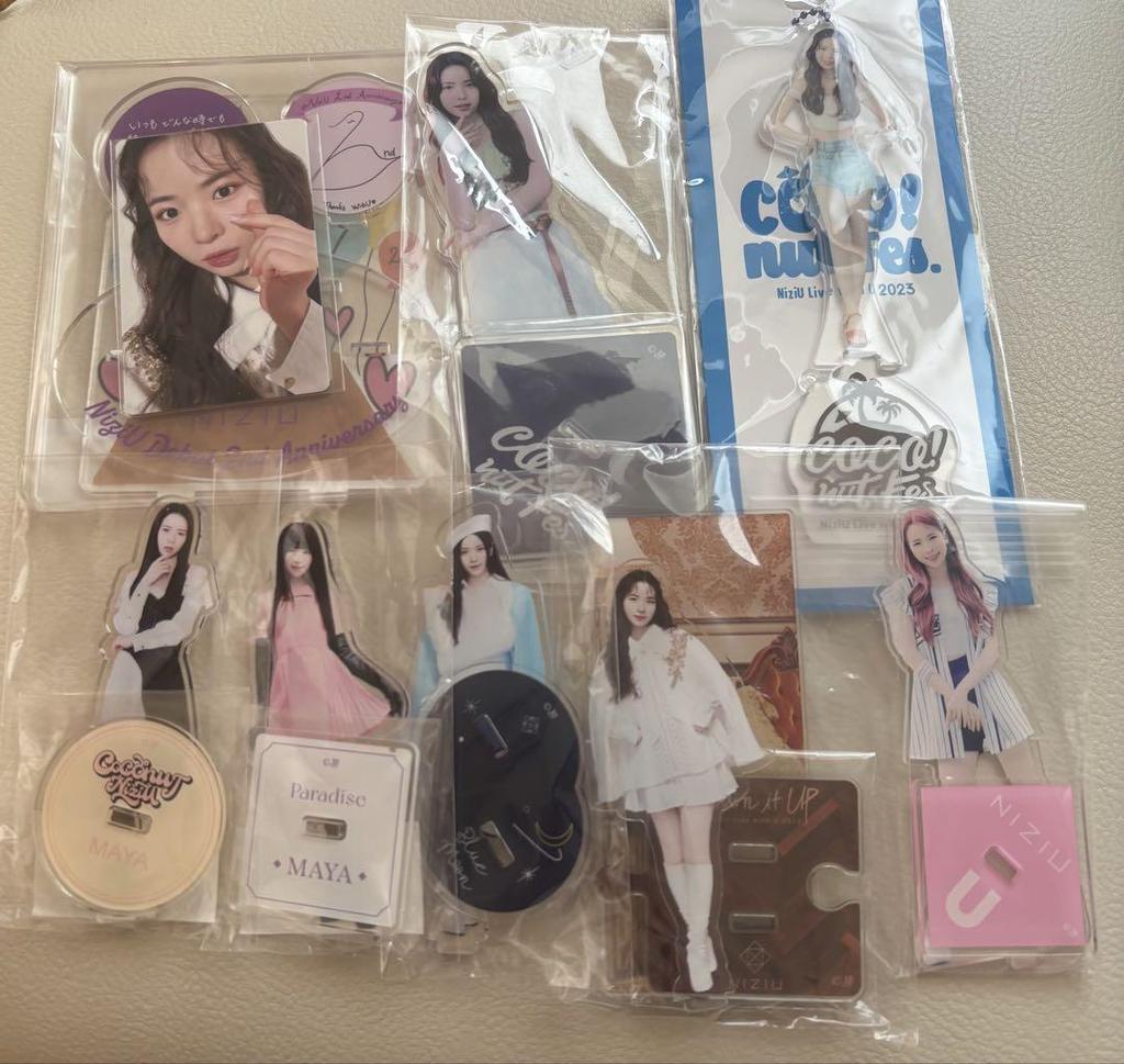 [USED] NiziU Maya Acrylic Stand