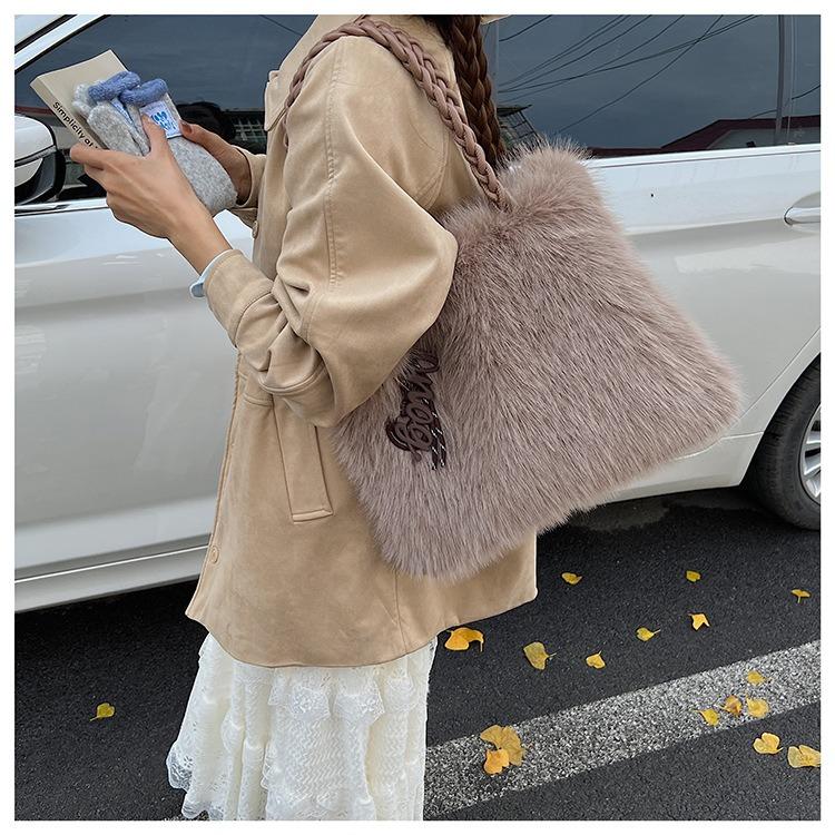 New Women's Shoulder Bag Plush Bag