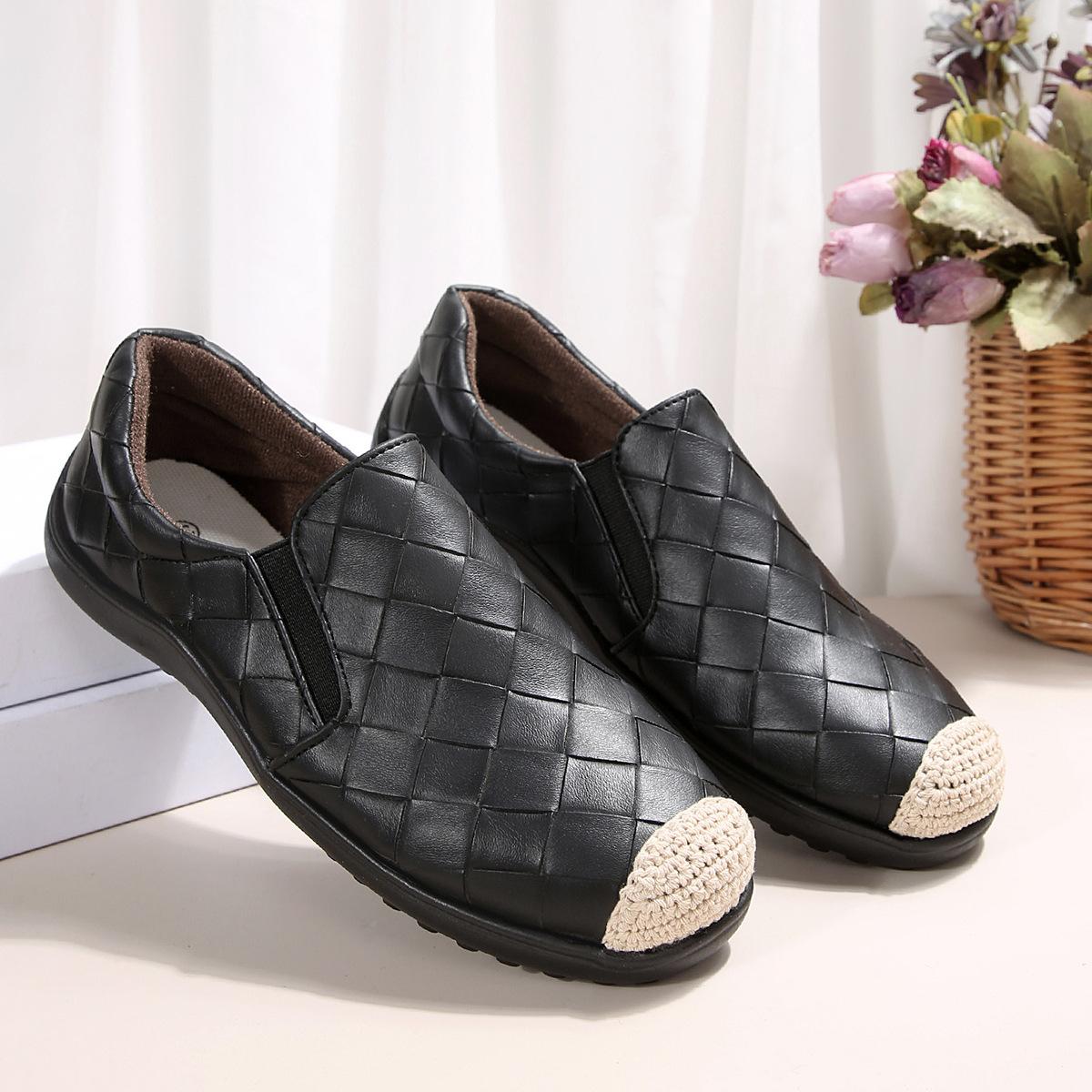 

Туфли на платформе 2025 новые с неглубоким вырезом однотонные с круглым носком низкие верхние экспортные большие размеры модные спортивные и повседневные одинарные туфли женские 36 чёрный