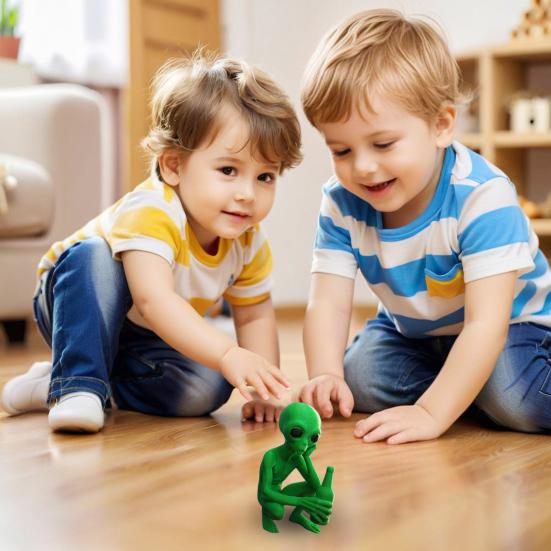 3D Printed Alien Figurine Toy Realistic Articulated Alien Model Stress-relief Fidget Figurine Dynamic Pose Alien Model