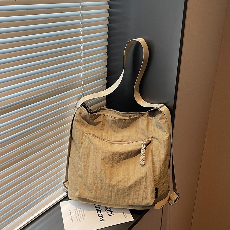 Large-capacity commuter tote bag autumn and winter new trendy simple fashion canvas bag women's shoulder bag messenger bag