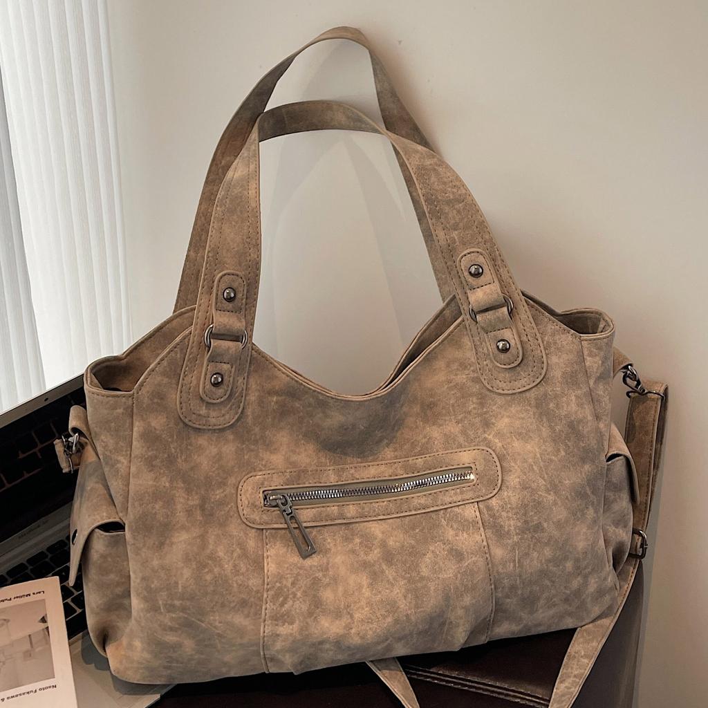 Large Capacity Portable Travel Tote Bag 2025 New Soft Surface Casual European and American Retro Shoulder Messenger Bag Tide