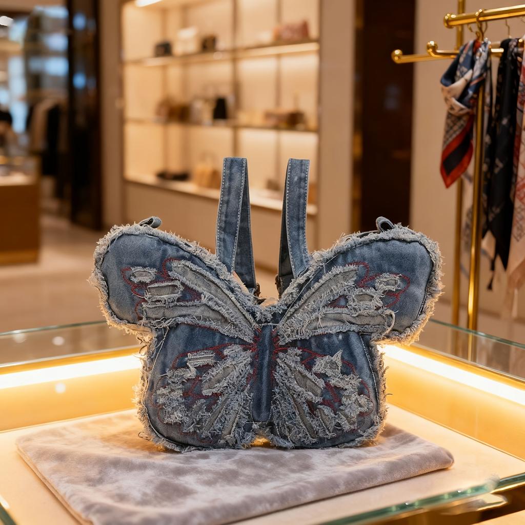 Butterfly-shaped Bag Can Be Worn As a Shoulder Bag or Backpack; Lightweight and Portable, Suitable for Outdoor Travel and Daily Commutes.