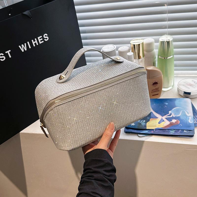 2026 New Shiny Cosmetic Bag Tile Large Capacity Cosmetics Storage Bag Women s Bag серебряный