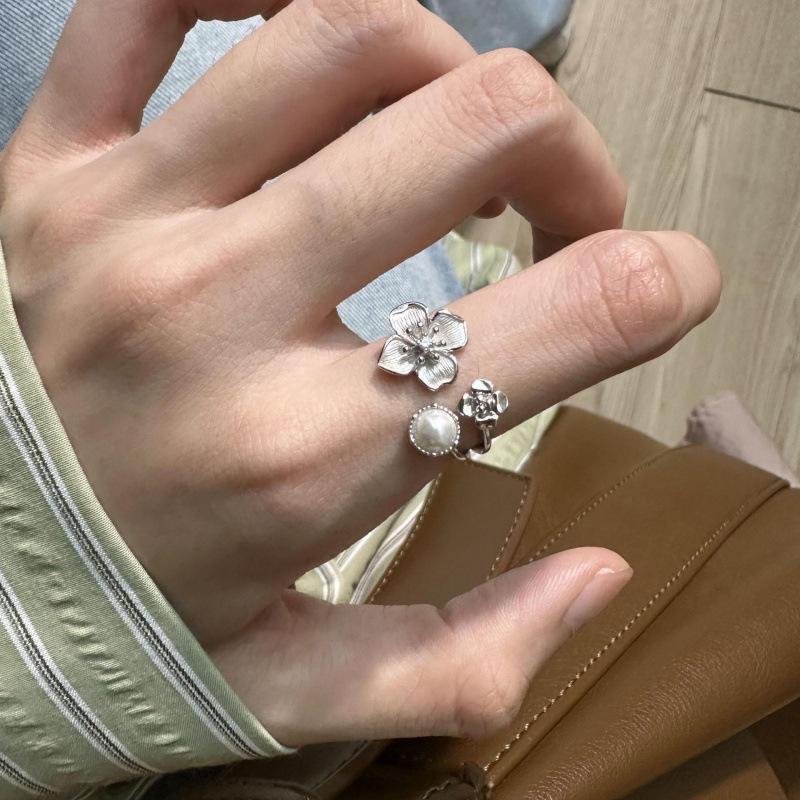 Pearl Flower Ring - Elegant Chinese Floral Design, Adjustable Fit