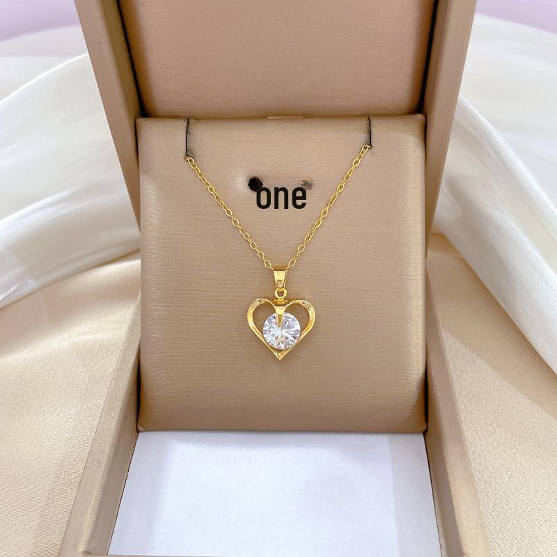 

Titanium Steel Light Luxury Zircon Heart Necklace - Elegant Gold Clavicle Chain